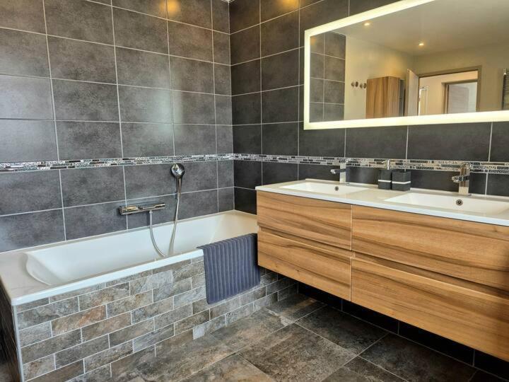 Chalet Avec Jacuzzi, Billard, Jardin Clos, Proche Paradiski La Plagne Exterior foto